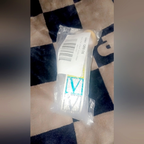 NWT VS WRISLET STRAP KEYCHAIN - Picture 2 of 3